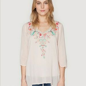Johnny Was Priscilla Embroidered Tunic Top in Blush